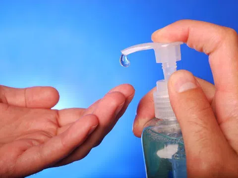 Đối mặt với dị ứng, hỏng da tay nếu dùng nước rửa tay khô kém chất lượng