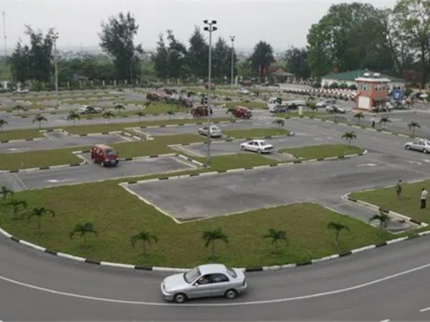 Hà Nội yêu cầu tạm dừng tổ chức thi cấp bằng lái xe