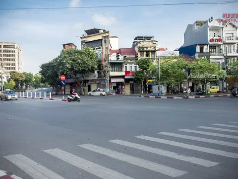 Hà Nội tĩnh lặng trong những ngày chống dịch