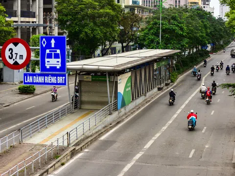 Hà Nội trong ngày đầu tạm dừng toàn bộ hoạt động xe buýt