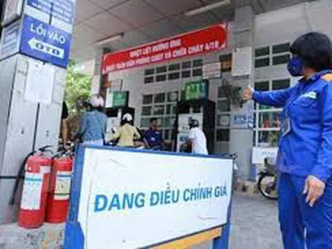 Giá xăng giảm xuống dưới 12.000 đồng/lít vào ngày mai?