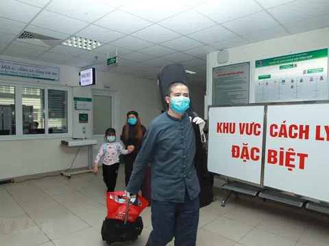 Thêm 30 bệnh nhân mắc COVID-19 được chữa khỏi và ra viện