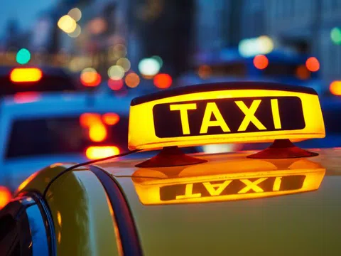 Dừng toàn bộ taxi, xe khách, xe buýt từ 1/4