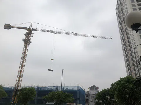 Long Biên: Dân cư nơm nớp sống dưới cẩu tháp không phép tại dự án Berriver