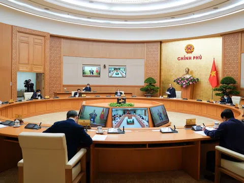 Thủ tướng yêu cầu làm nhanh gói hỗ trợ vì “cuộc sống người dân không thể chờ đợi hơn”