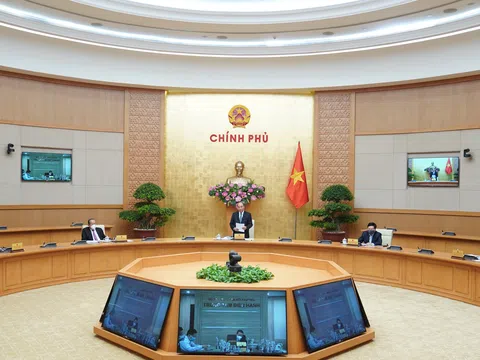 Thủ tướng: Tiếp tục thực hiện giãn cách xã hội nghiêm túc nhưng không ngăn sông cấm chợ