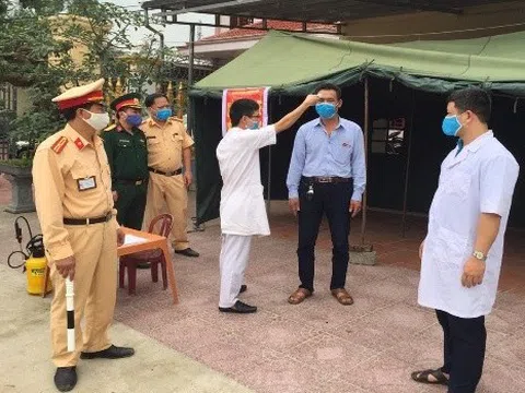 Thanh Hóa: Cảnh sát giao thông huyện Hoằng Hóa đẩy mạnh thực hiện công tác phòng chống dịch Covid-19