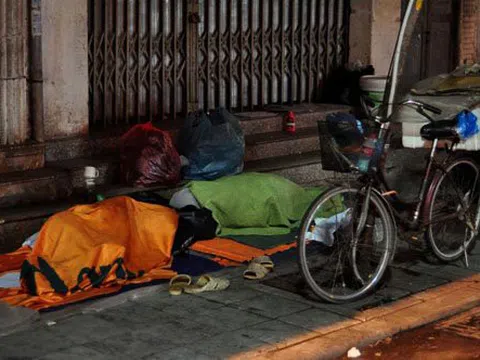 Hà Nội: Đưa người lang thang vào cơ sở xã hội để phòng dịch COVID-19