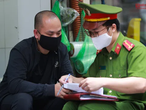 Xử phạt 2,5 triệu đồng đối với việc lấn chiếm vỉa hè trong ngày đầu nới lỏng cách ly xã hội