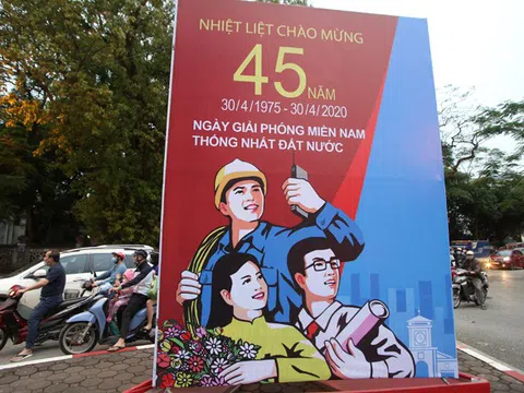 Hà Nội rực rỡ cờ hoa mừng 45 năm Ngày Giải phóng miền Nam