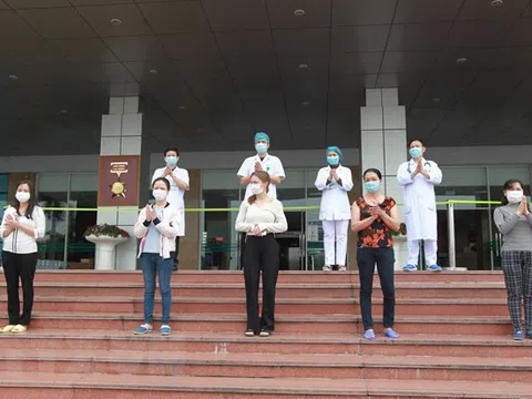 Thêm 11 bệnh nhân COVID-19 khỏi bệnh, trong đó có BN161 từng nguy kịch