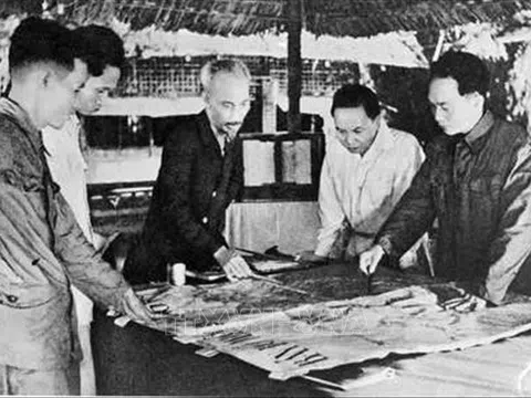 Vai trò đặc biệt của Hồ Chủ tịch trong Chiến dịch Điện Biên Phủ