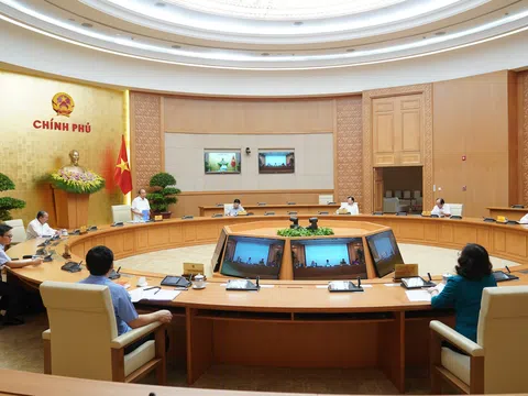 Thủ tướng: Tiếp tục giảm ‘giãn cách xã hội’ thế nào để trở lại hoạt động bình thường