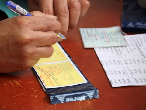 Thủ tục bồi thường bảo hiểm xe máy rườm rà, gây khó cho người mua