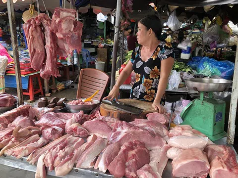 Giá thịt lợn lên 200 nghìn đồng/kg, cao chưa từng có