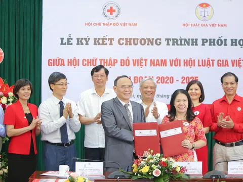 Hội Luật gia Việt Nam và hội Chữ thập đỏ Việt Nam ký kết hợp tác