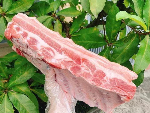 Cục Chăn nuôi khẳng định thịt lợn nhập khẩu đạt chuẩn, người dân lo ngại chất lượng “giá bèo”