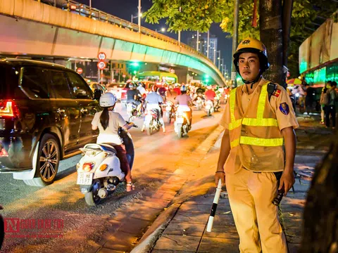 "Quả đấm thép" 140 tại Hà Nội xử lý hàng loạt nam thanh nữ tú vi phạm giao thông