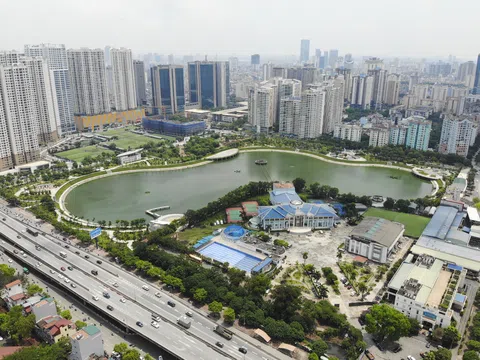 Toàn cảnh "rừng" cao ốc chen chân ở quận nội đô Hà Nội