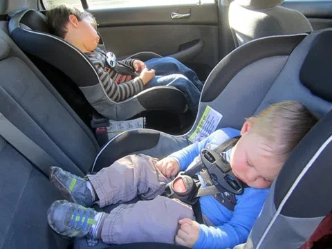 Bỏ quên trẻ em trên xe ô tô: Hiểm họa khó lường và lời cảnh tỉnh