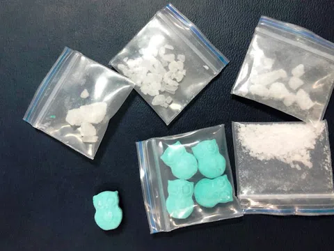 Nữ sinh 10x điều hành đường dây mua túy liên tỉnh