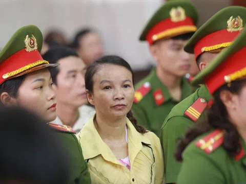 Xét xử phúc thẩm mẹ nữ sinh giao gà: Đề nghị hoãn phiên tòa