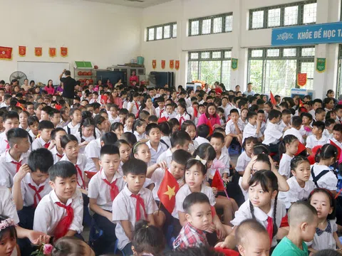 Trả lại mùa hè cho học sinh