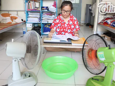 Muôn kiểu chống chọi với nắng nóng đỉnh điểm của sinh viên