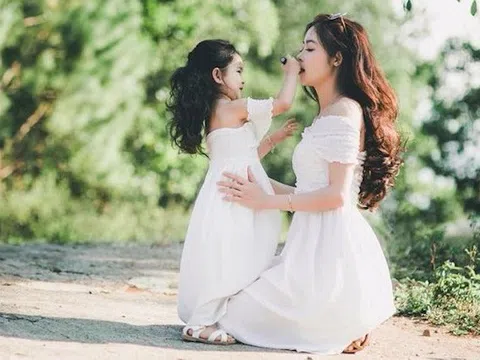 8 bài học mẹ nhất định phải dạy con gái