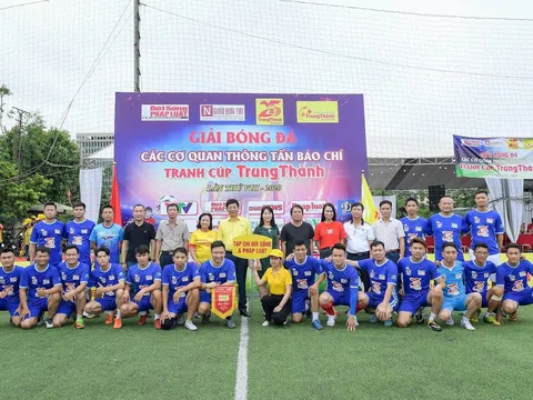 Khai mạc giải bóng đá các cơ quan thông tấn báo chí tranh cúp Trung Thành