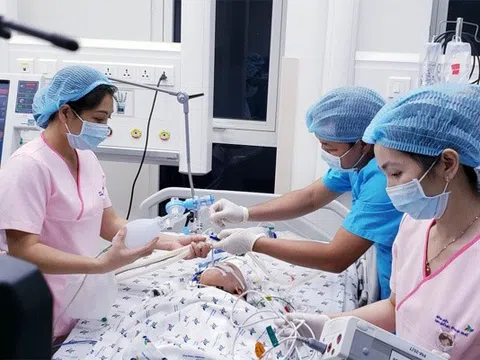 Hai bé song sinh có dấu hiệu ổn định, tỉnh sau ca mổ tách dính
