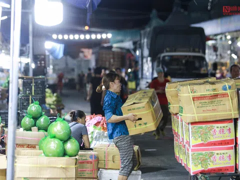 Đêm không ngủ tại chợ đầu mối lớn nhất miền Bắc