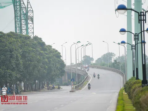 Hà Nội: Không khí ô nhiễm nghiêm trọng, bụi mịn trắng xóa giữa mùa hè