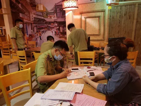 Đà Nẵng: Đang phòng chống Covid-19, một quán ăn vẫn lén kinh doanh