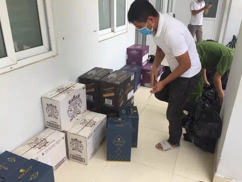 Chặn đứng 415 chai rượu ngoại và 618 bao thuốc lá nhập lậu vào Đà Nẵng