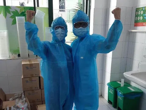 'Chúng tôi vẫn vững vàng trong tâm dịch!'