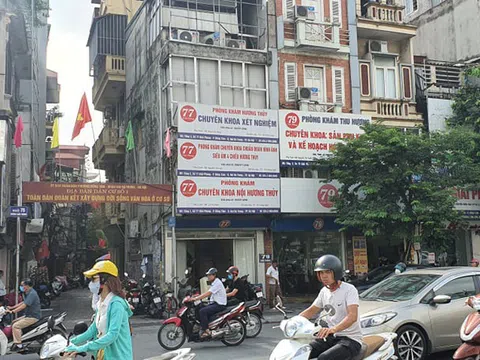 Cò mồi lộng hành trước cổng BV Phụ sản Trung ương: Màn khám bệnh như thôi miên bằng quảng cáo “có cánh”