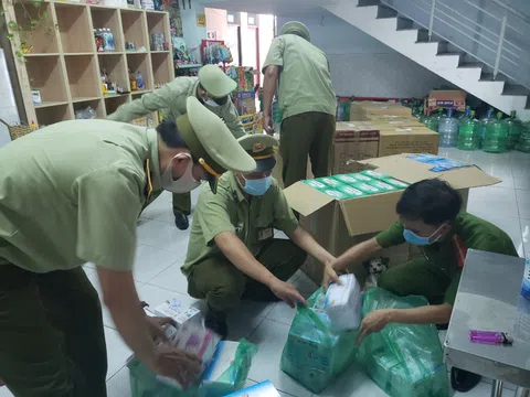 Chủ căng tin Đà Nẵng tích trữ hơn 29.000 khẩu trang không có hóa đơn chứng từ