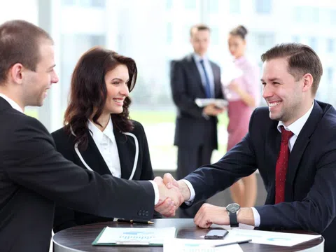 10 thủ thuật tâm lý giúp tự tin trong giao tiếp