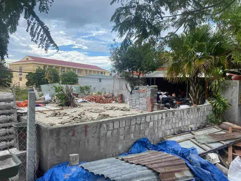 Khởi tố vụ án 5 bị can xây dựng nhà không phép, chống người thi hành công vụ