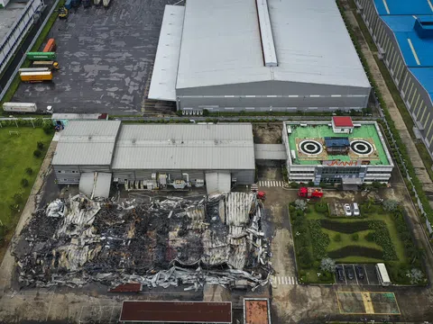 Bắc Ninh: Hiện trường đám cháy lớn thiêu rụi hệ thống nhà xưởng