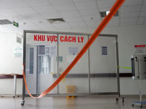 Trên tuyến đầu chống Covid-19: “Khi con vào năm học mới mẹ đã về chưa?”