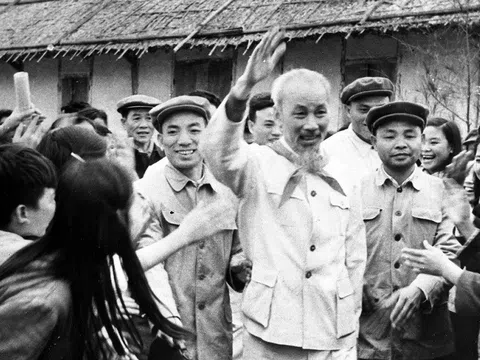 Hồ Chí Minh với việc xây dựng lực lượng cách mạng và sự vận dụng của Đảng trong tình hình hiện nay