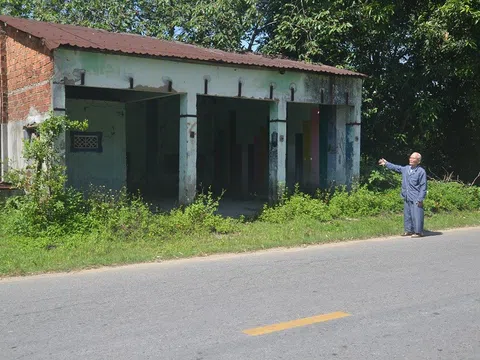 Sông "nuốt" làng, dân nơm nớp nỗi lo sống bên “miệng hà bá”