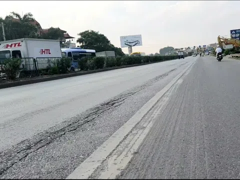 Quốc lộ 5 xuống cấp nghiêm trọng: Vốn đã có, sao đường vẫn chưa sửa?