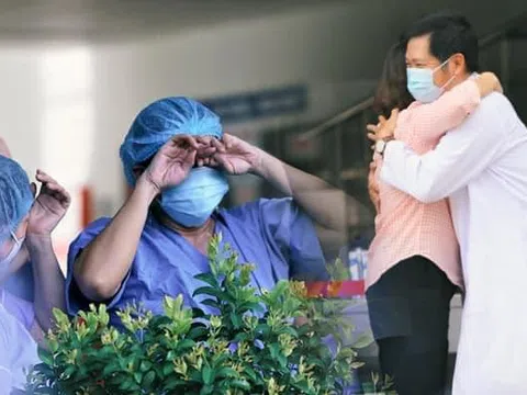 “Chúng tôi đếm từng ngày chờ cánh cổng bệnh viện được mở”