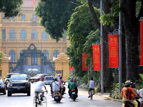 Hà Nội rực rỡ cờ hoa chào mừng 75 năm Quốc khánh 2/9