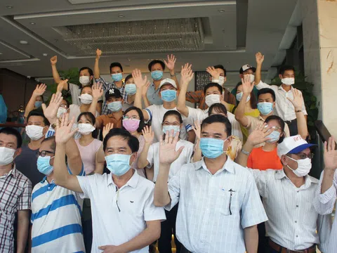 Đoàn y bác sỹ bệnh viện Chợ Rẫy chia tay Đà Nẵng sau hơn 1 tháng hỗ trợ chống dịch