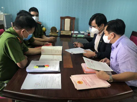 Công an Đà Nẵng bàn giao 19 sổ đỏ thu hồi từ vụ chuyên viên “cho mượn"