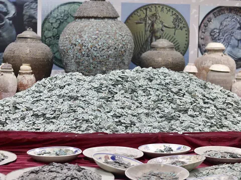 Bí mật bất ngờ trong bộ sưu tập của “siêu đại gia” sở hữu 10 tấn tiền cổ
